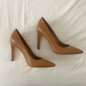 Calvin Klein camel pumps